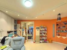 静心苑大两居室 南北通透房龄新 小区规模大 车位充足 就一套