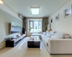中国铁建青秀尚城,3居一厅,首付80多,本人已实勘,信息