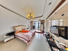 此房户型方正,通透采光好,视野开阔,全明户型