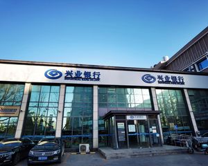 望京地铁口 银行承租 带10个车位 个人名下 6米层高