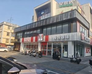 金融街,业主急用钱,,年租金120万,有停车场个人产权