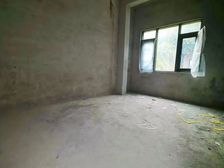 次新小区 商品房 小区绿化高 车位充足 满二