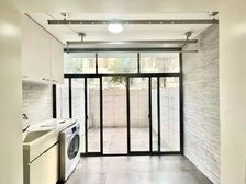 (二师 加铁岭)婚房精装修.边套全明带花园.看房随时!