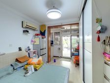 双柏小区,二室一厅低楼层门口近23号线,送大露台的南北2房