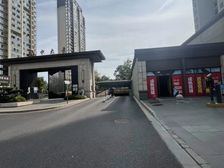 小区人行大门口头铺双门头展示面旁边南昌二中适合一切液态