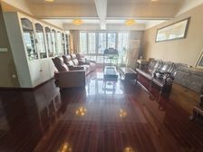 通泰大厦 四室二厅二卫 358万元出售 拎包入住