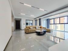 楼层好,视野开阔,近轻轨,商圈配套设施齐全。