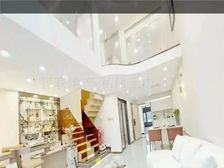 双卫格局 新房 临地铁 有电梯 精装好房