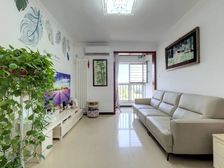 比拟金隅万科城山华府正规两居室 现代装修实景拍摄 电梯已入户