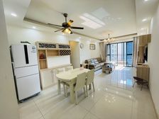 碧桂园翡翠湾精装三房 东南朝向 双阳台采光好,南北对流满五年