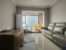 照母山光环康桥融府。视野开阔,三房双卫,148万,房源保真!