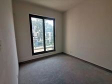 颐湾丽庭 5室2厅3卫 毛坯 950万元