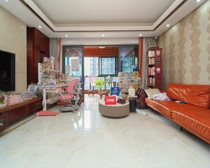 香蜜湖次新小区{天御香山花园} 板楼南北通,两梯两户