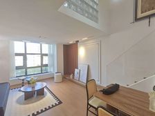 七 中!市中心!人民路!政府对过!三十来万!楼层可选