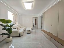 此房满两年,纯毛坯,南北通透前后无遮挡采光好