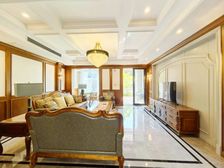 装修联排别墅!阳光100阿尔勒1期 带私家花园 带车位。