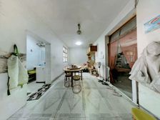 劳动路100号1楼带院子65平116万独库