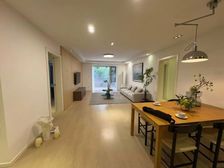 新上笋盘!06年品质 一楼带大院子 出国诚售 附赠车位