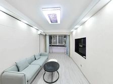 底价呈现,朝南大车库,精装修保养很好,能看到湖东和湖西