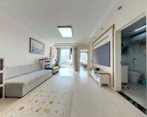 南环里 万科对面 泽杰丽景 08年房 朝南客厅 户型方正