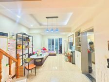 石坪桥 性价比不错的房子 临近盘龙步行街 小区环境好的