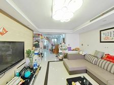 一楼带院子,喜欢的看过来,精装修