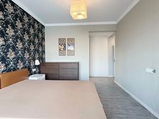 临地铁 双卫 商业配套齐全 房龄新 有电梯 小三房