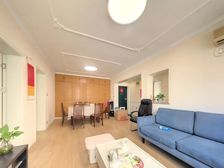 一梯二户,边套3房,中间层,全明户型,诚意出售,税,各付