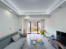 曹家湾 带露台 精装次新大三房