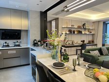 高铁新城芯蕞低价!现房精装修,地铁口+学校旁,吾悦广场对面