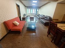 综合楼 四室二卫 精装修 348万元出售 拎包入住