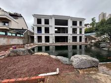 汽博半山法式临涯独栋别墅,花园900平米,可停10辆车视野好