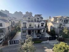 恒达盘龙湾竹苑边户 180平大花园 仅售310万