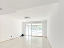 时代奥城奥城一期,一楼带院,80米楼间距,楼位好,满五年