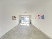 沿河景观三房 房东诚意出售 看房有钥匙 师三九年 付款无要求