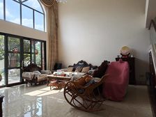 单价低总价低 豪华装修 坐北朝南 城区少有的西式别墅