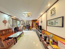 户型,比房本面积多一点,房子满五年 4房2厅2卫,大面