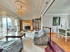 140平四房两卫双阳台,南向望园湖景,北向望河。