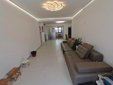 育秀实验 飞机户型大三房 南北通透 电梯已加装 精装修一年