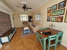 四中旁 微波局平房四合院一套 精装修 水电暖齐全