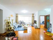 CBD北临 送车位地下室 三居室 历下区 双卫格局 满二