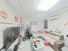 小区Z诚心卖的一套两房,川中南可用,精装修拎包入住,带双车位