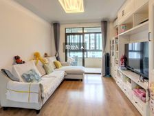 地铁9号线曹路站三甲长征医院旁,楼层好,精装南北通透2房