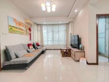 商圈 S房,园林式小区 带一个产权车位 买好市区急急急