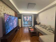 爱丁堡 三新九年义务 精装南北通两房 位置好 价格好谈 急售