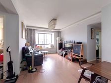 徐汇滨江次新三房!高层精装修,户型通透,采光明亮!