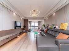 滴水湖馨苑悦湾 3室2厅2卫 精装修 400万元