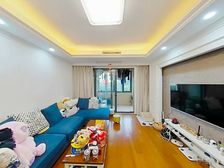 新上景观楼层四房,户型方正大气,满五年v一,业主诚意出售,