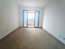 绿地国际博览城御珑 正规商品房 中间好楼层 满二 交通便利