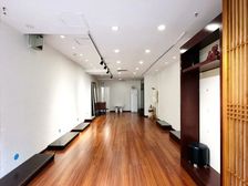 国贸CBD建外SOHO东区 一层中央花园口 人行主街 服装等